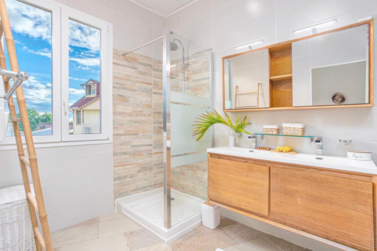 פור-דה-פראנס Foyal Suites מראה חיצוני תמונה